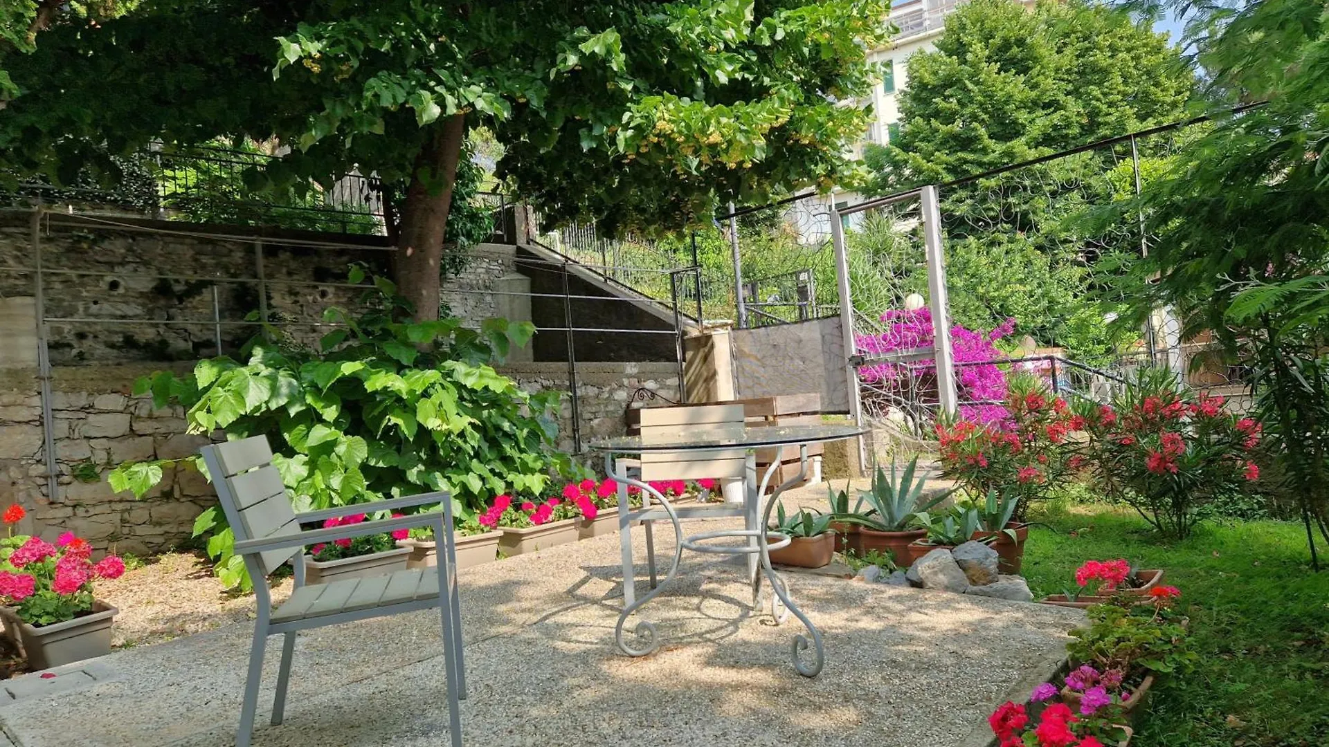 Apartment Ferienwohnung Garden & View La Spezia Italien
